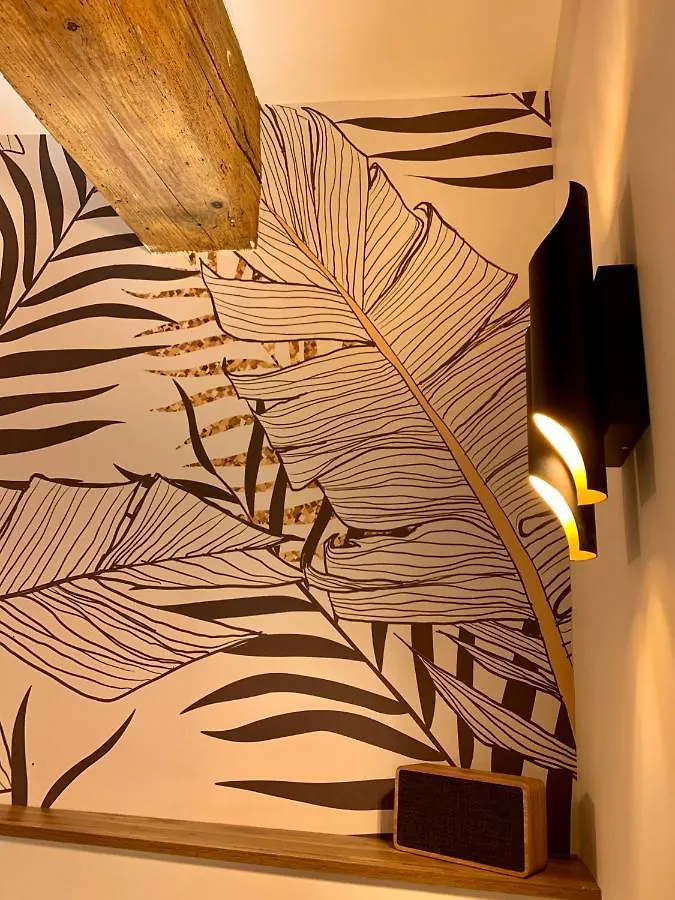 Appartement Luxe et Calme en Hyper Centre - La Cour des Bois à Lyon France