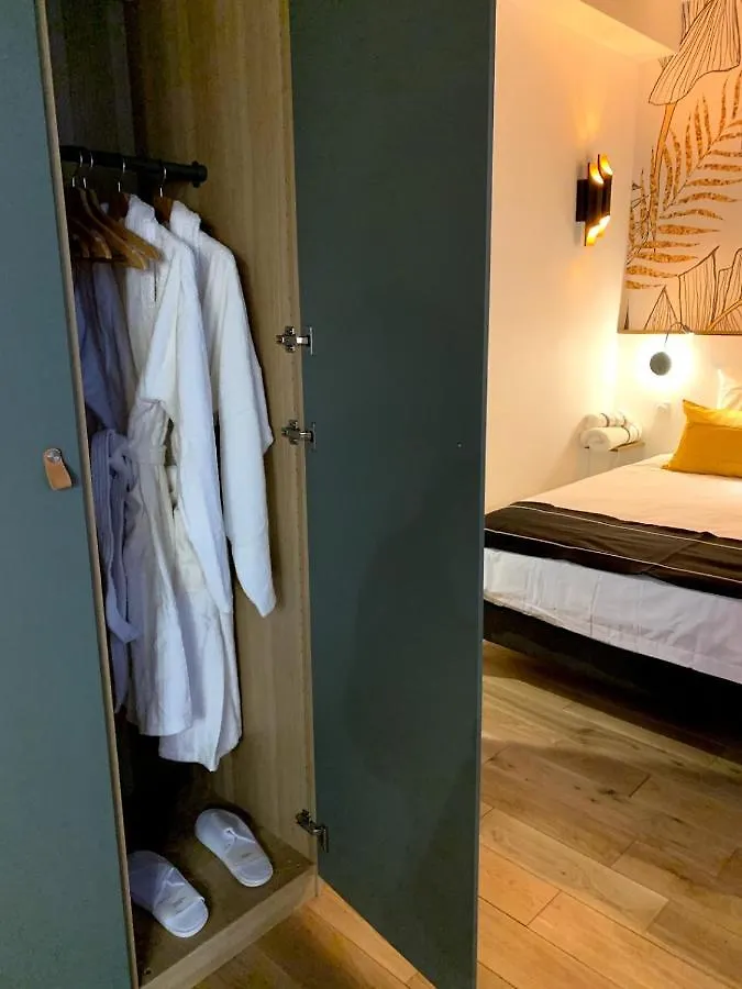 Luxe Et Calme En Hyper Centre - La Cour Des Bois Apartment Lyon
